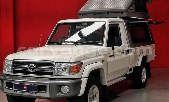Buy Used Toyota Land Cruiser White Car in Windhoek in Namibia Buy Used Toyota Land Cruiser White Car in Windhoek in Namibia