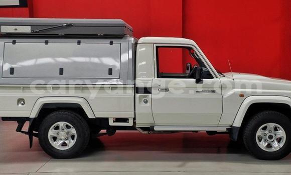 Buy Used Toyota Land Cruiser White Car in Windhoek in Namibia Buy Used Toyota Land Cruiser White Car in Windhoek in Namibia