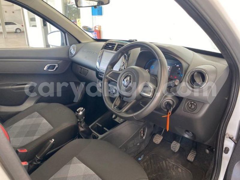 Big with watermark renault kwid namibia windhoek 24479