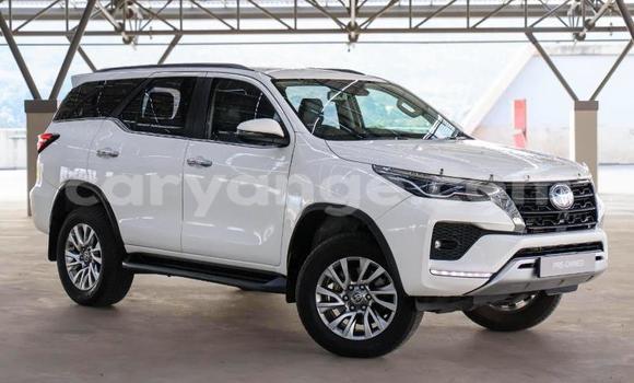 Acheter Occasion Voiture Toyota Fortuner Blanc à Gobabis, Omaheke Acheter Occasion Voiture Toyota Fortuner Blanc à Gobabis, Omaheke