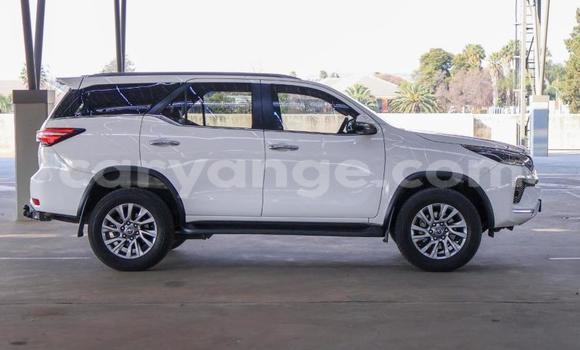Acheter Occasion Voiture Toyota Fortuner Blanc à Gobabis, Omaheke Acheter Occasion Voiture Toyota Fortuner Blanc à Gobabis, Omaheke