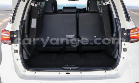 Acheter Occasion Voiture Toyota Fortuner Blanc à Gobabis, Omaheke Acheter Occasion Voiture Toyota Fortuner Blanc à Gobabis, Omaheke