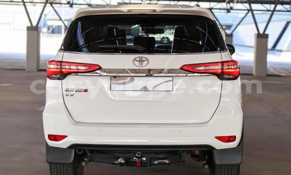 Acheter Occasion Voiture Toyota Fortuner Blanc à Gobabis, Omaheke Acheter Occasion Voiture Toyota Fortuner Blanc à Gobabis, Omaheke