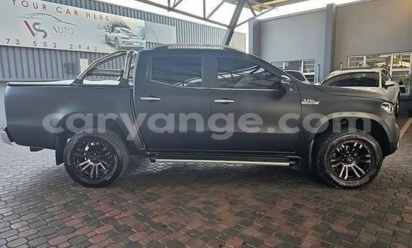 Buy Used Mercedes-Benz AMG GLC Silver Car in Gobabis in Omaheke Buy Used Mercedes-Benz AMG GLC Silver Car in Gobabis in Omaheke