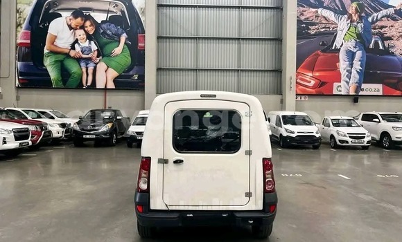 Buy Used Nissan NP 300 White Car in Gobabis in Omaheke Buy Used Nissan NP 300 White Car in Gobabis in Omaheke