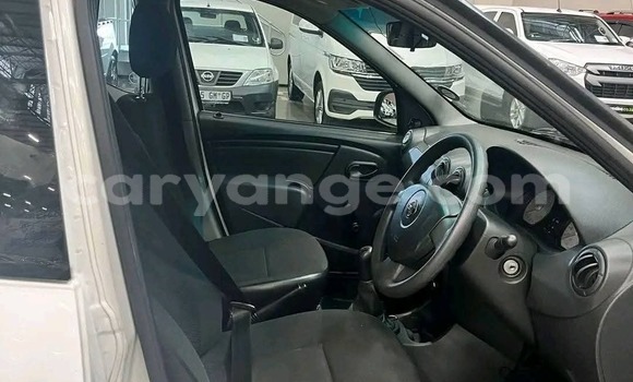 Buy Used Nissan NP 300 White Car in Gobabis in Omaheke Buy Used Nissan NP 300 White Car in Gobabis in Omaheke