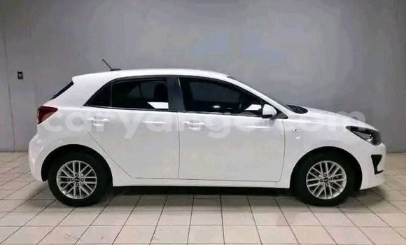 Buy Used Kia Rio White Car in Gobabis in Omaheke Buy Used Kia Rio White Car in Gobabis in Omaheke