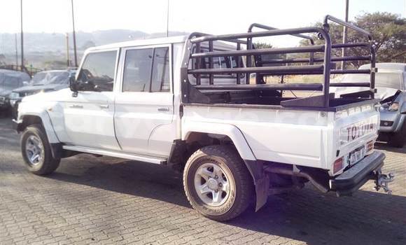 Acheter Occasion Voiture Toyota Land Cruiser Blanc à Grootfontein, Namibie Acheter Occasion Voiture Toyota Land Cruiser Blanc à Grootfontein, Namibie