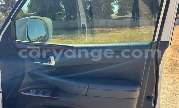 Acheter Occasion Voiture Lexus LX 570 Blanc à Windhoek, Namibie Acheter Occasion Voiture Lexus LX 570 Blanc à Windhoek, Namibie