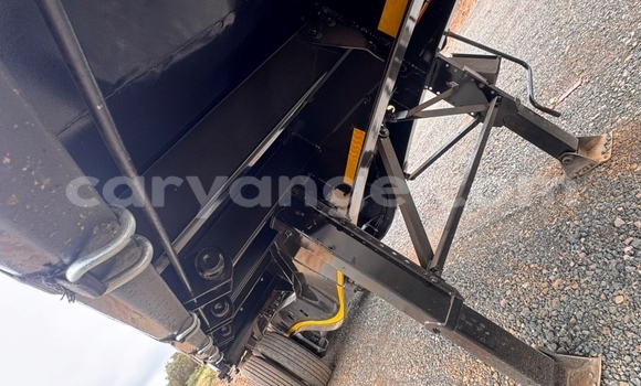 Buy Used Volvo FH10 Blue Truck in Windhoek in Namibia Buy Used Volvo FH10 Blue Truck in Windhoek in Namibia