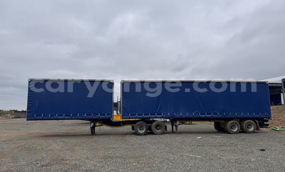 Buy Used Volvo FH10 Blue Truck in Windhoek in Namibia Buy Used Volvo FH10 Blue Truck in Windhoek in Namibia