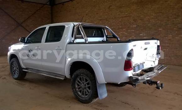 Acheter Occasion Voiture Toyota Hilux Blanc à Gobabis, Omaheke Acheter Occasion Voiture Toyota Hilux Blanc à Gobabis, Omaheke