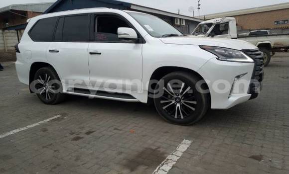 Acheter Occasion Voiture Lexus LX Blanc à Windhoek, Namibie Acheter Occasion Voiture Lexus LX Blanc à Windhoek, Namibie