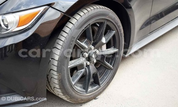 Acheter Import Voiture Ford Mustang Noir à Import - Dubai, Namibie Acheter Import Voiture Ford Mustang Noir à Import - Dubai, Namibie