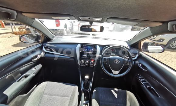 Acheter Occasion Voiture Toyota Yaris Gris à Windhoek, Namibie Acheter Occasion Voiture Toyota Yaris Gris à Windhoek, Namibie