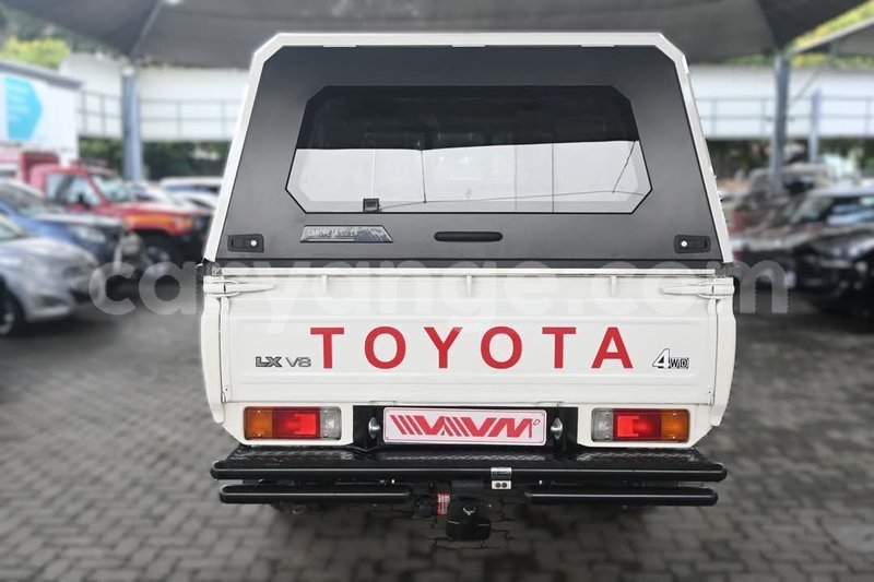 Big with watermark toyota land cruiser namibia swakopmund 24666