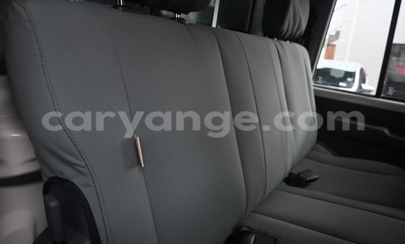 Acheter Occasion Voiture Toyota Land Cruiser Blanc à Swakopmund, Namibie Acheter Occasion Voiture Toyota Land Cruiser Blanc à Swakopmund, Namibie