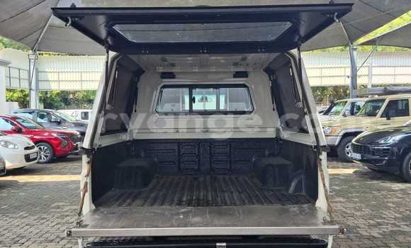 Acheter Occasion Voiture Toyota Land Cruiser Blanc à Swakopmund, Namibie Acheter Occasion Voiture Toyota Land Cruiser Blanc à Swakopmund, Namibie