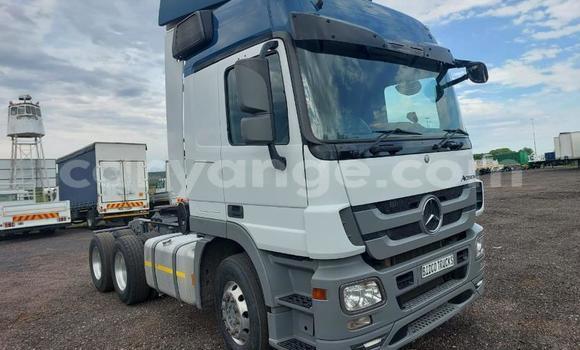 Buy Used Mercedes‒Benz Truck White Truck in Gobabis in Omaheke Buy Used Mercedes‒Benz Truck White Truck in Gobabis in Omaheke