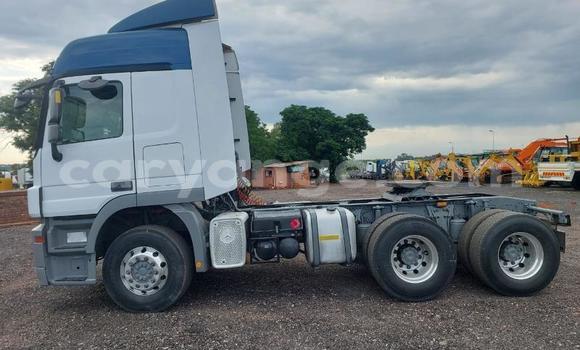 Buy Used Mercedes‒Benz Truck White Truck in Gobabis in Omaheke Buy Used Mercedes‒Benz Truck White Truck in Gobabis in Omaheke