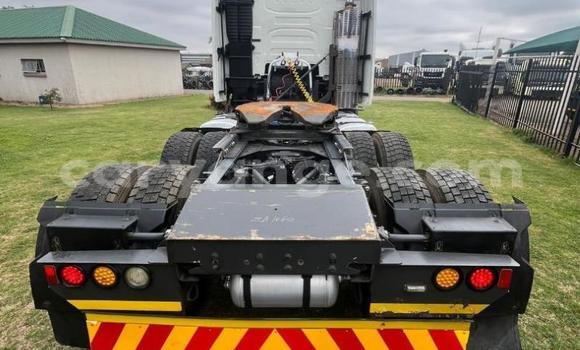 Buy Used Volvo FH10 White Truck in Gobabis in Omaheke Buy Used Volvo FH10 White Truck in Gobabis in Omaheke