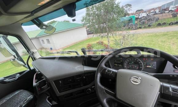 Buy Used Volvo FH10 White Truck in Gobabis in Omaheke Buy Used Volvo FH10 White Truck in Gobabis in Omaheke