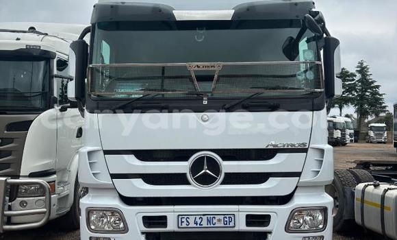 Buy Used Mercedes‒Benz Truck White Truck in Gobabis in Omaheke Buy Used Mercedes‒Benz Truck White Truck in Gobabis in Omaheke