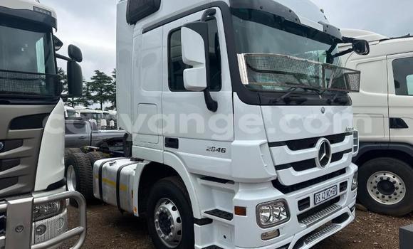 Buy Used Mercedes‒Benz Truck White Truck in Gobabis in Omaheke Buy Used Mercedes‒Benz Truck White Truck in Gobabis in Omaheke