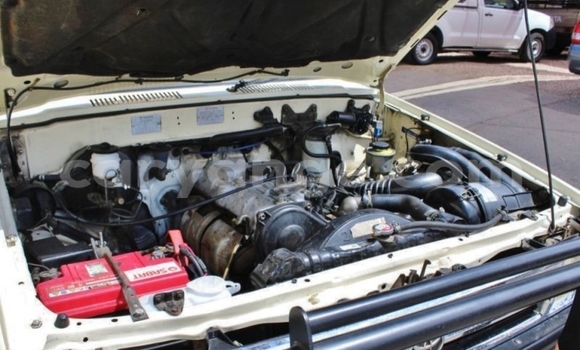 Buy Used Toyota Hilux White Car in Windhoek in Namibia Buy Used Toyota Hilux White Car in Windhoek in Namibia