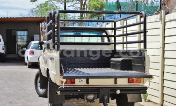 Buy Used Toyota Hilux White Car in Windhoek in Namibia Buy Used Toyota Hilux White Car in Windhoek in Namibia