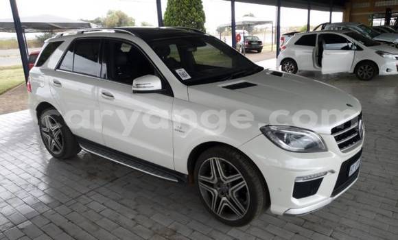Buy Used Mercedes-Benz ML–Class White Car in Windhoek in Namibia Buy Used Mercedes-Benz ML–Class White Car in Windhoek in Namibia