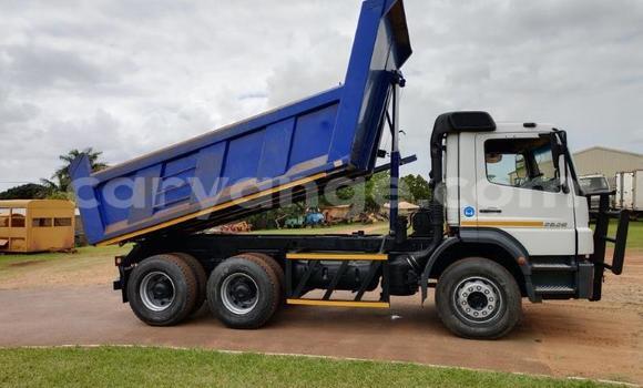 Buy Used Mercedes‒Benz 1117 Blue Truck in Windhoek in Namibia Buy Used Mercedes‒Benz 1117 Blue Truck in Windhoek in Namibia