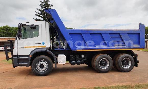 Buy Used Mercedes‒Benz 1117 Blue Truck in Windhoek in Namibia Buy Used Mercedes‒Benz 1117 Blue Truck in Windhoek in Namibia