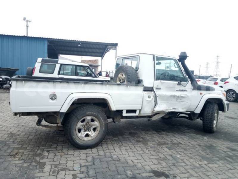 Big with watermark toyota land cruiser namibia okahandja 24710