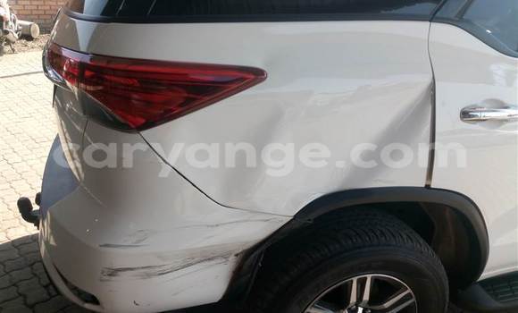 Buy Used Toyota Fortuner White Car in Swakopmund in Namibia Buy Used Toyota Fortuner White Car in Swakopmund in Namibia