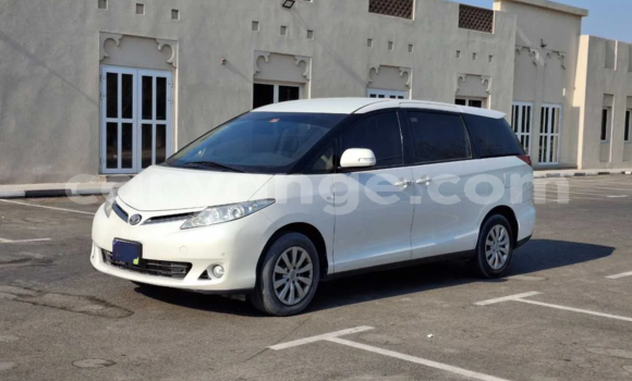 Buy Used Toyota Previa White Car in Windhoek in Namibia