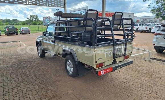 Buy Used Toyota Land Cruiser Beige Car in Windhoek in Namibia Buy Used Toyota Land Cruiser Beige Car in Windhoek in Namibia