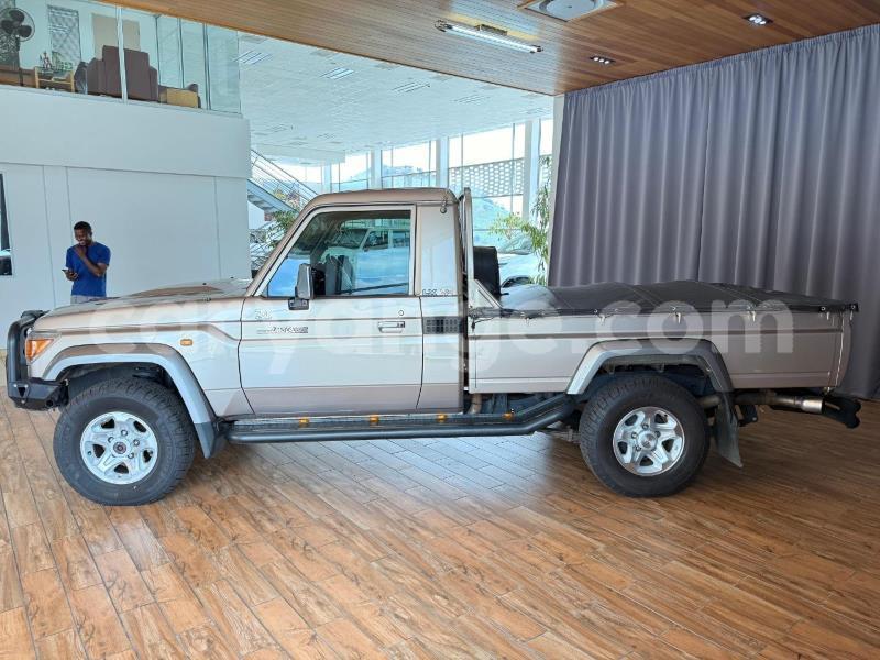 Big with watermark toyota land cruiser namibia windhoek 24731