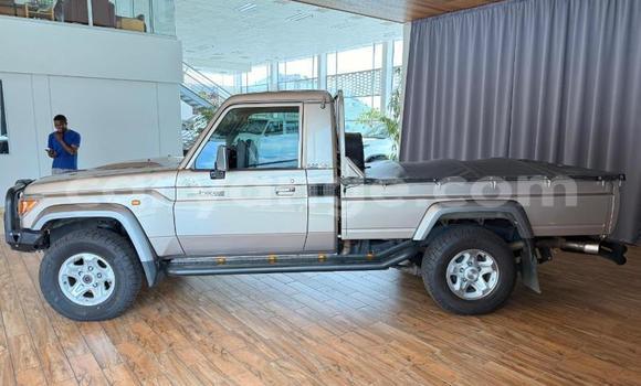 Buy Used Toyota Land Cruiser Brown Car in Windhoek in Namibia Buy Used Toyota Land Cruiser Brown Car in Windhoek in Namibia
