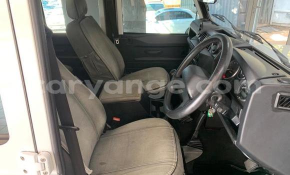 Buy Used Land Rover Defender White Car in Windhoek in Namibia Buy Used Land Rover Defender White Car in Windhoek in Namibia
