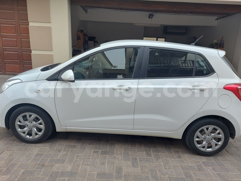 Big with watermark hyundai i10 namibia swakopmund 24744