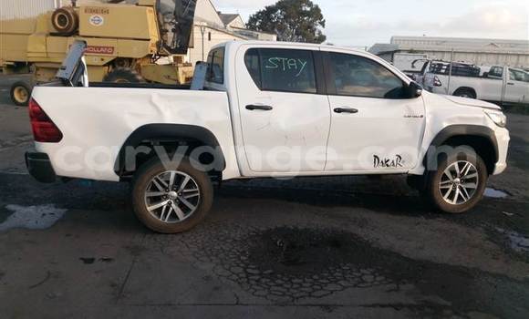 Buy Used Toyota Hilux White Car in Swakopmund in Namibia