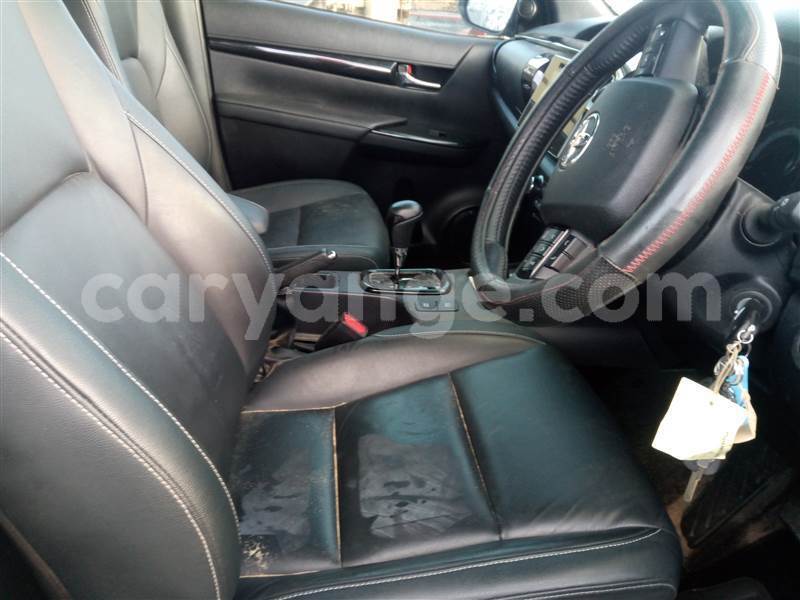 Big with watermark toyota hilux namibia swakopmund 24745