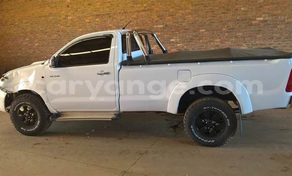 Buy Used Toyota Hilux White Car in Swakopmund in Namibia
