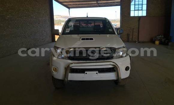 Buy Used Toyota Hilux White Car in Swakopmund in Namibia Buy Used Toyota Hilux White Car in Swakopmund in Namibia