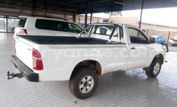 Acheter Occasion Voiture Toyota Hilux Blanc à Windhoek, Namibie Acheter Occasion Voiture Toyota Hilux Blanc à Windhoek, Namibie