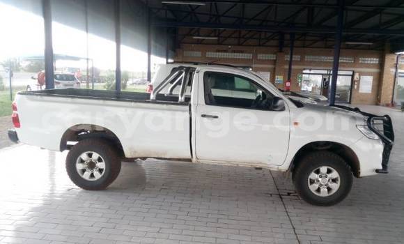 Acheter Occasion Voiture Toyota Hilux Blanc à Windhoek, Namibie Acheter Occasion Voiture Toyota Hilux Blanc à Windhoek, Namibie