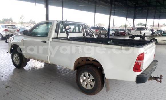 Acheter Occasion Voiture Toyota Hilux Blanc à Windhoek, Namibie Acheter Occasion Voiture Toyota Hilux Blanc à Windhoek, Namibie