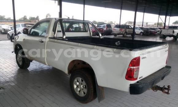 Acheter Occasion Voiture Toyota Hilux Blanc à Windhoek, Namibie Acheter Occasion Voiture Toyota Hilux Blanc à Windhoek, Namibie