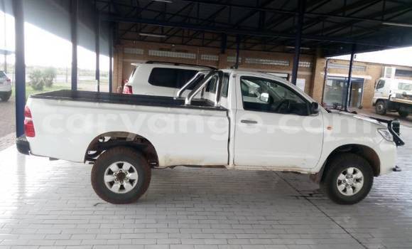 Acheter Occasion Voiture Toyota Hilux Blanc à Windhoek, Namibie Acheter Occasion Voiture Toyota Hilux Blanc à Windhoek, Namibie